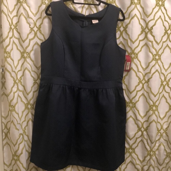 Merona Dresses & Skirts - Beautiful hunter green embossed 👗